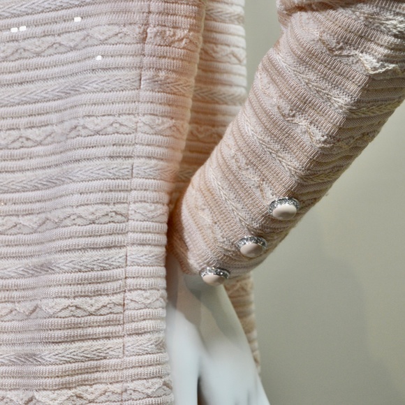 St. John Evening Blush Santana Knit Blazer – Swarovski Crystal Buttons –US made - Picture 10 of 13